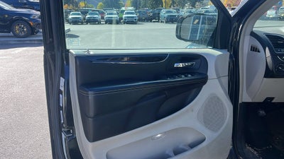 2013 Chrysler Town & Country Touring