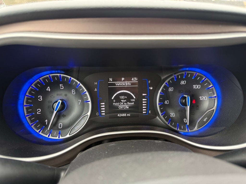 2023 Chrysler Voyager LX