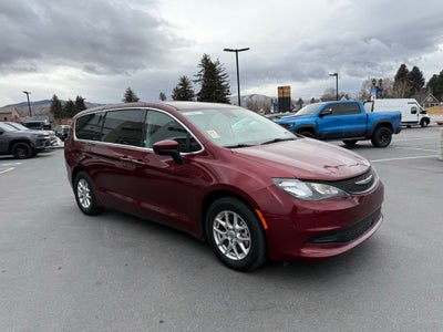 2023 Chrysler Voyager LX