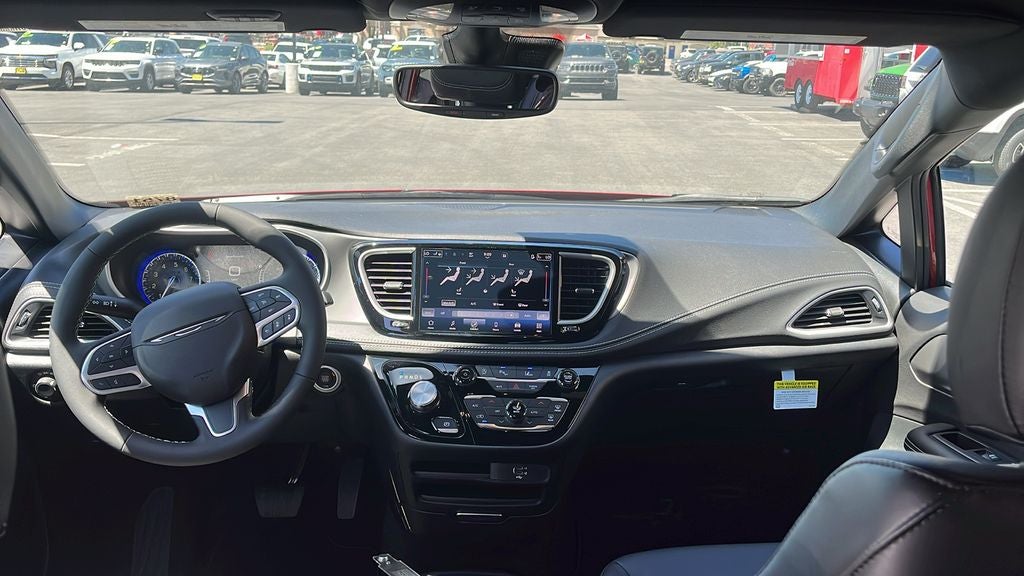 2027 Chrysler Pacifica Select