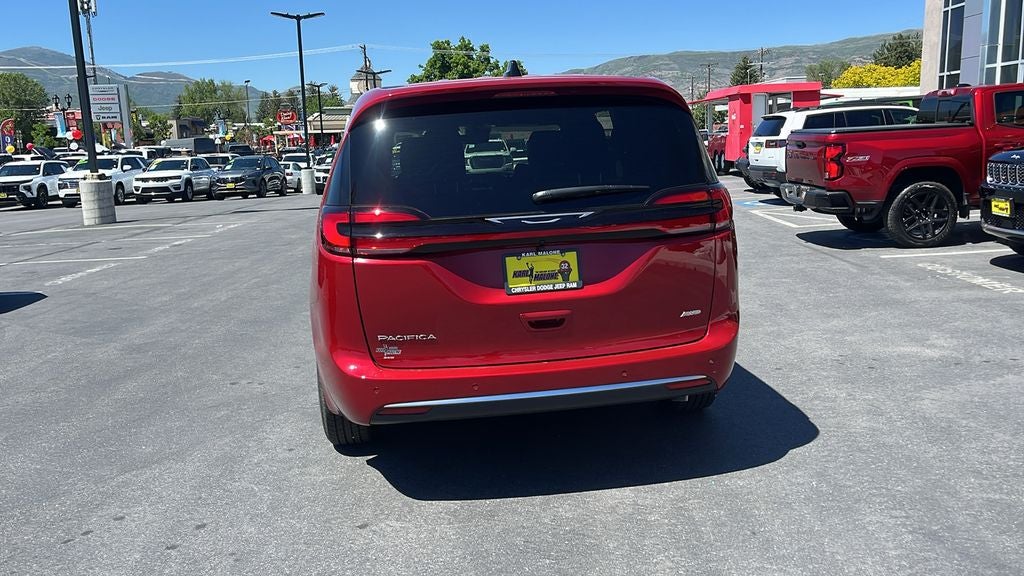 2027 Chrysler Pacifica Select