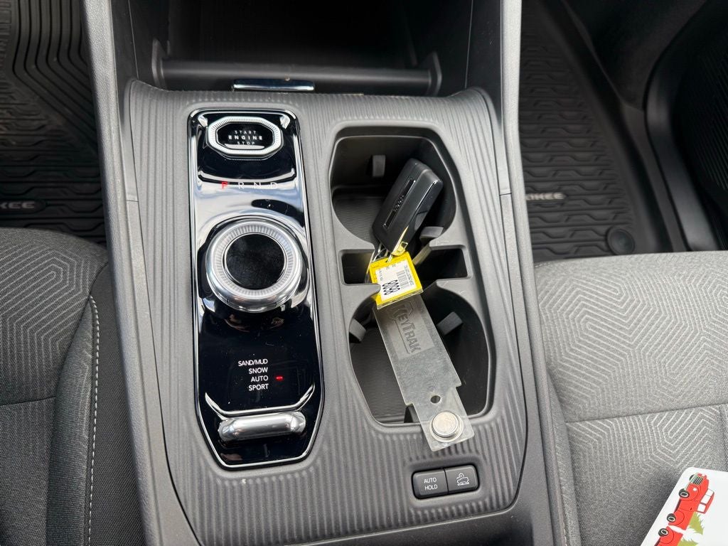 2026 Jeep Cherokee Laredo