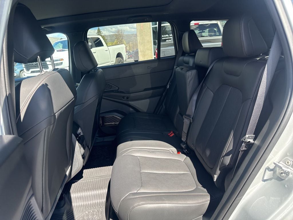 2026 Jeep Cherokee Overland