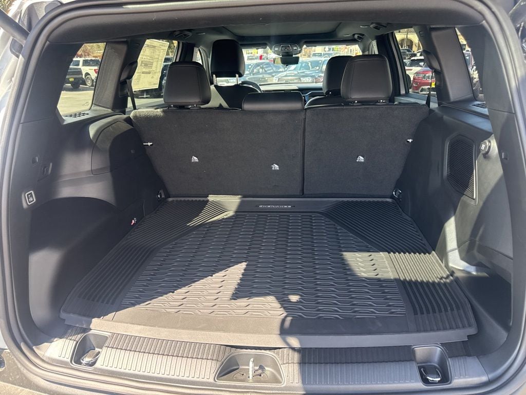 2026 Jeep Cherokee Overland