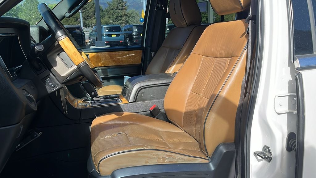 2011 Lincoln Navigator Base