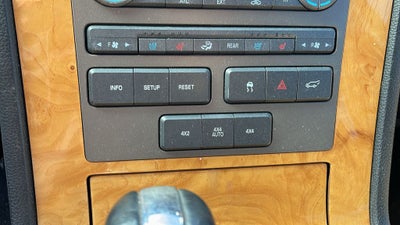 2011 Lincoln Navigator Base