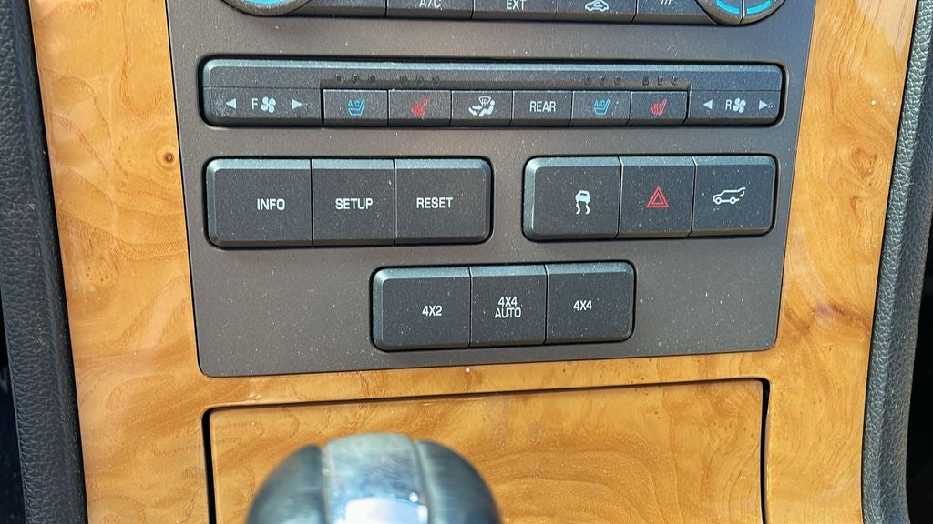 2011 Lincoln Navigator Base