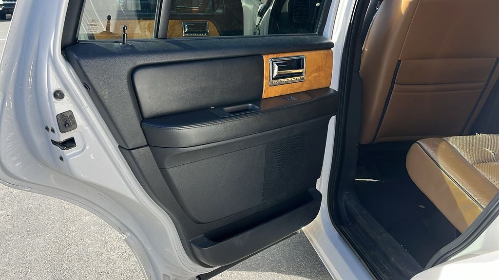 2011 Lincoln Navigator Base
