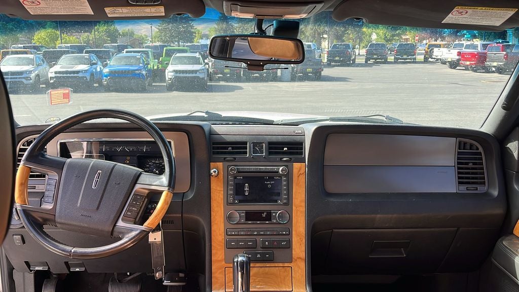 2011 Lincoln Navigator Base