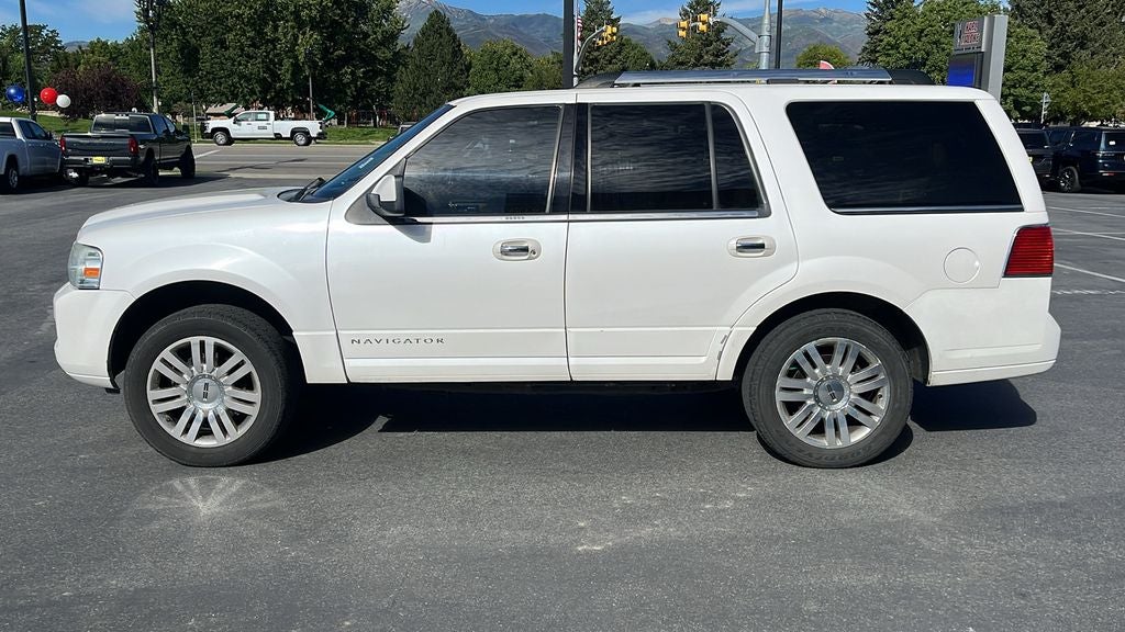 2011 Lincoln Navigator Base