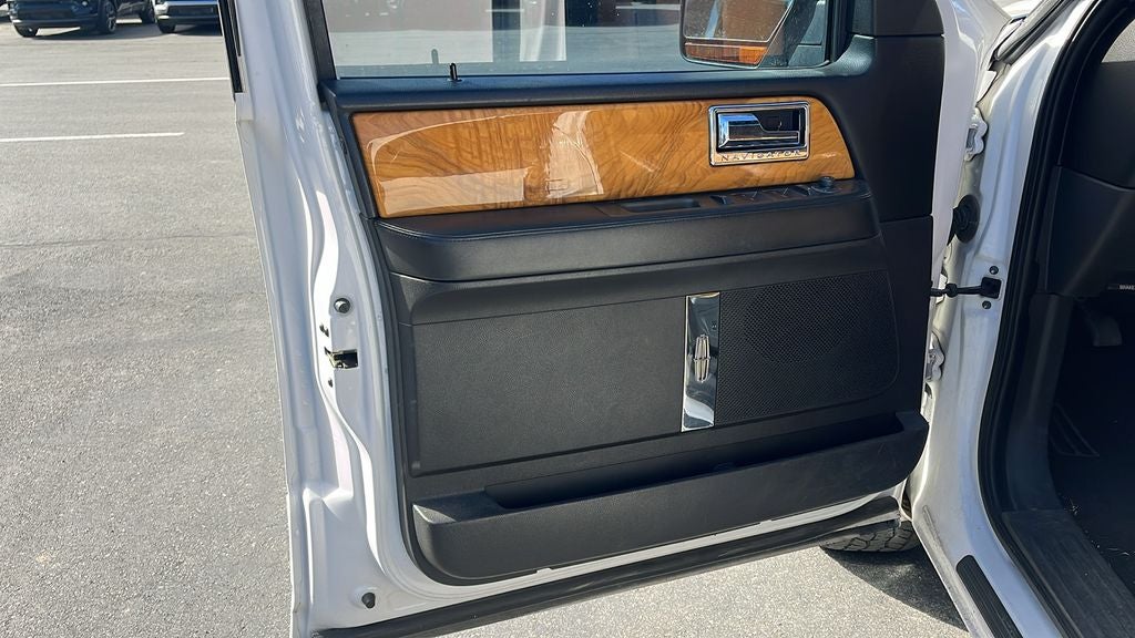 2011 Lincoln Navigator Base
