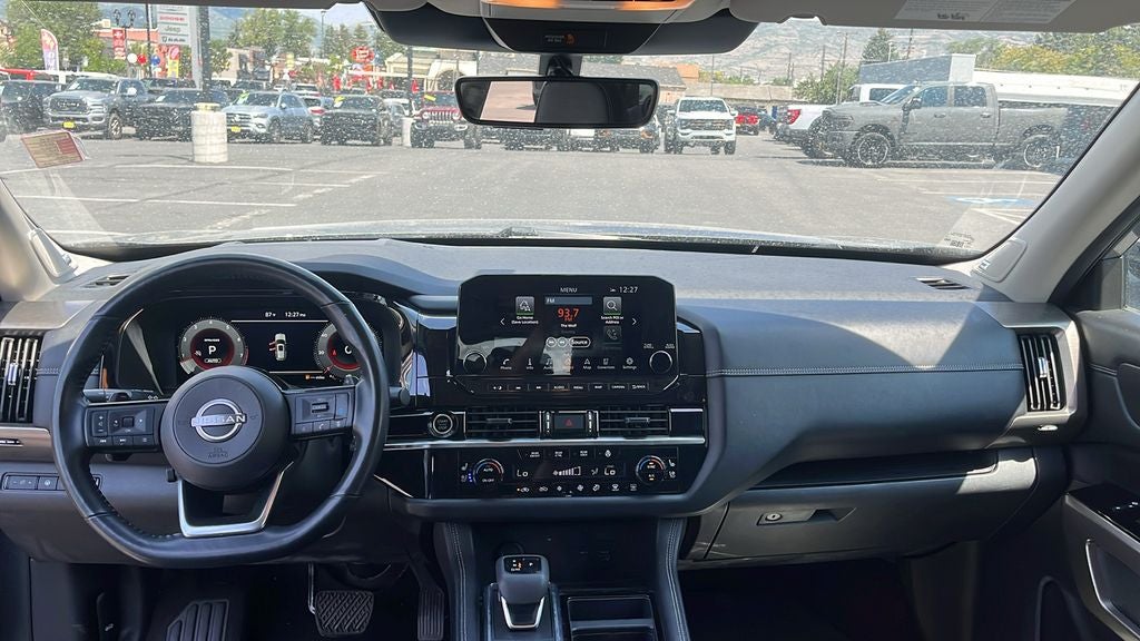 2023 Nissan Pathfinder Platinum