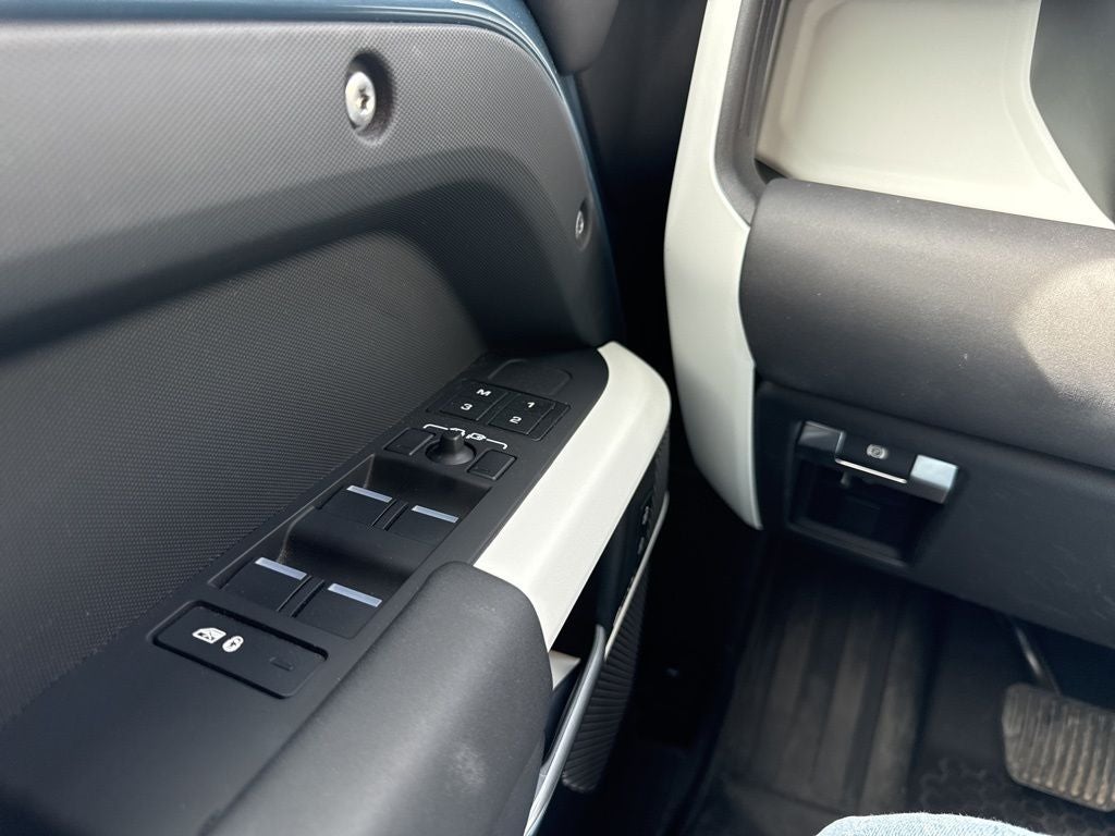 2024 Land Rover Defender 110 S