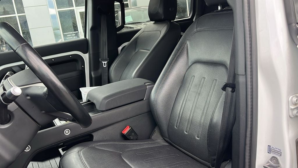 2022 Land Rover Defender 110 SE