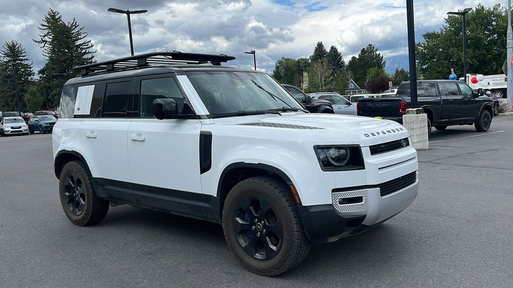 2022 Land Rover Defender 110 SE