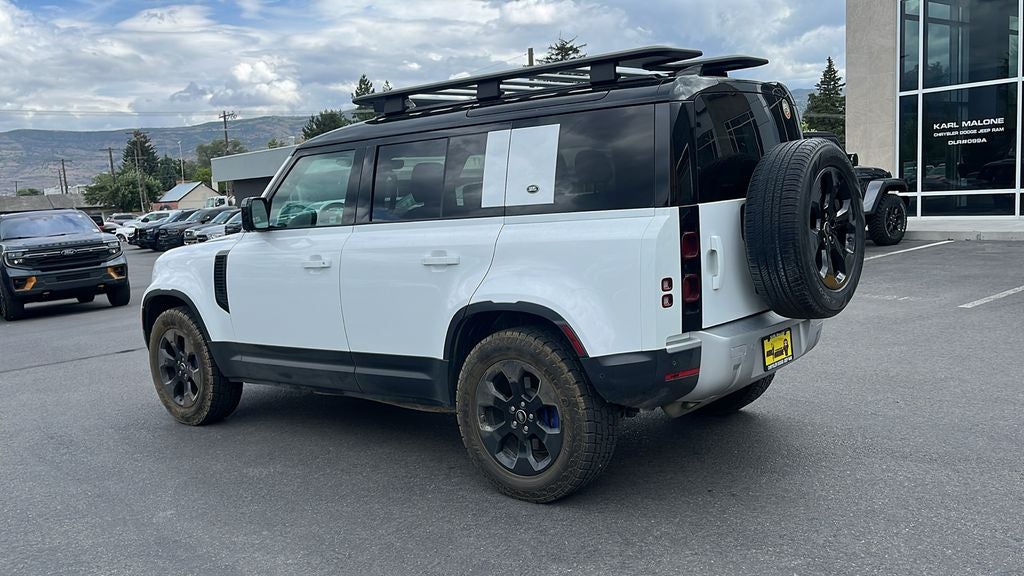 2022 Land Rover Defender 110 SE