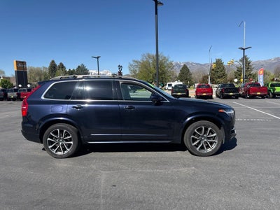 2017 Volvo XC90 T6 Momentum