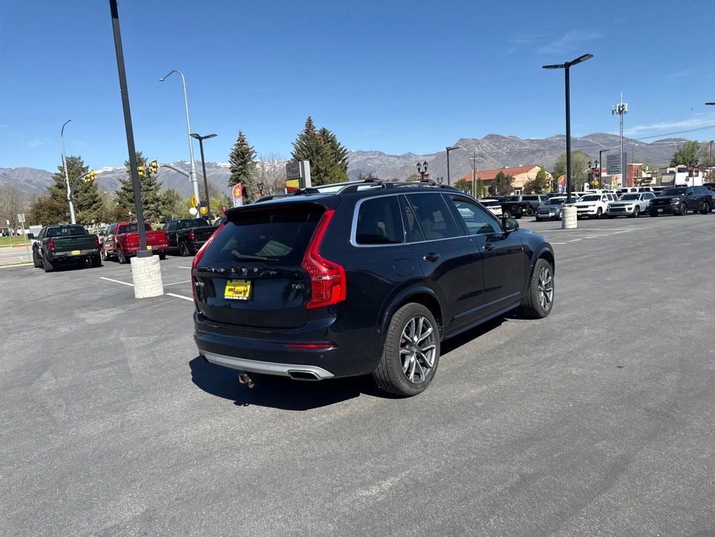 2017 Volvo XC90 T6 Momentum
