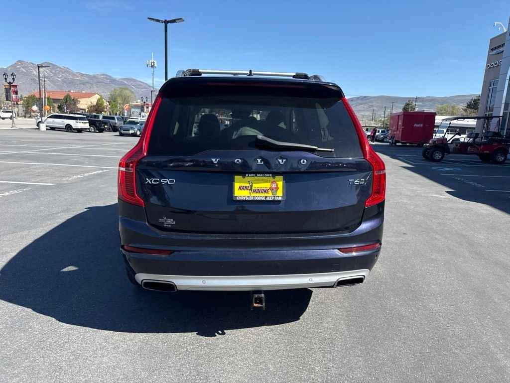 2017 Volvo XC90 T6 Momentum