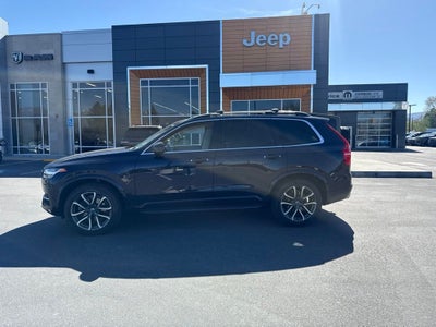 2017 Volvo XC90 T6 Momentum
