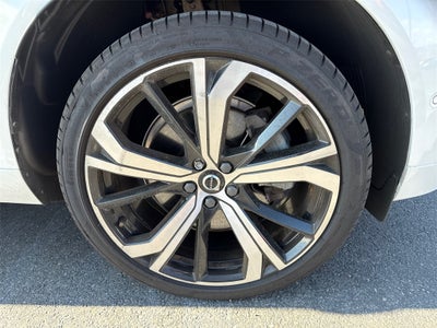 2022 Volvo XC60 Recharge Plug-In Hybrid T8 R-Design