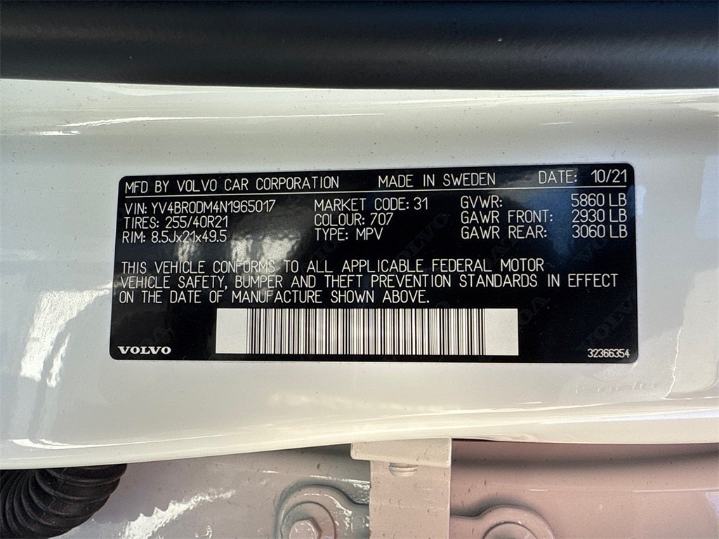 2022 Volvo XC60 Recharge Plug-In Hybrid T8 R-Design