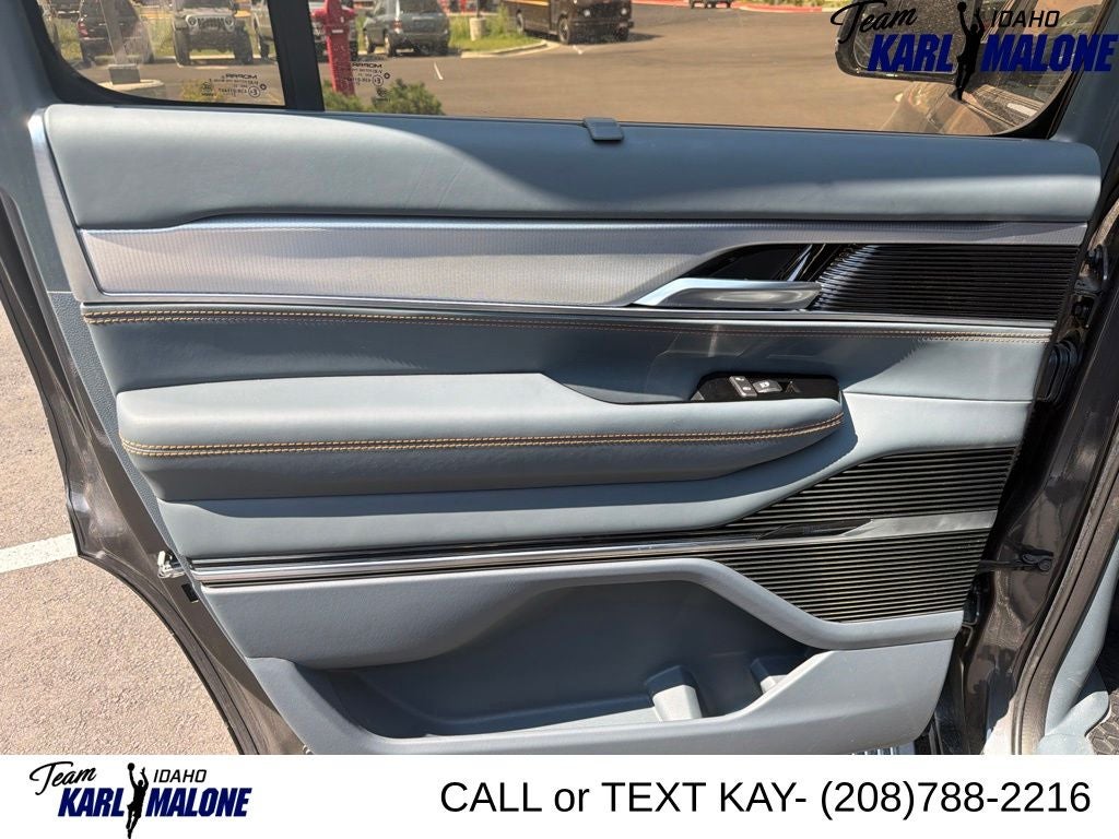 2025 Jeep Grand Wagoneer Base