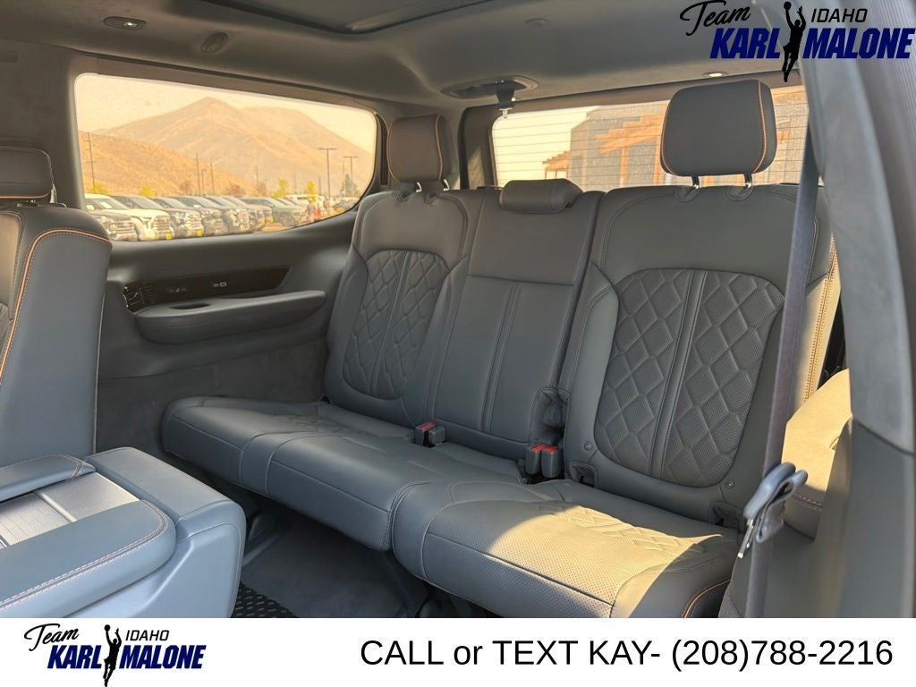 2025 Jeep Grand Wagoneer Base