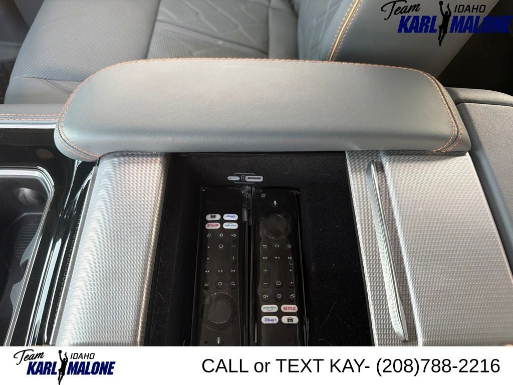 2025 Jeep Grand Wagoneer Base