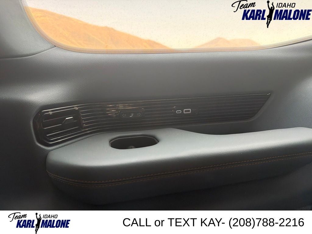 2025 Jeep Grand Wagoneer Base