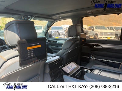 2025 Jeep Grand Wagoneer Base