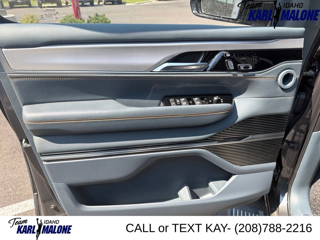 2025 Jeep Grand Wagoneer Base