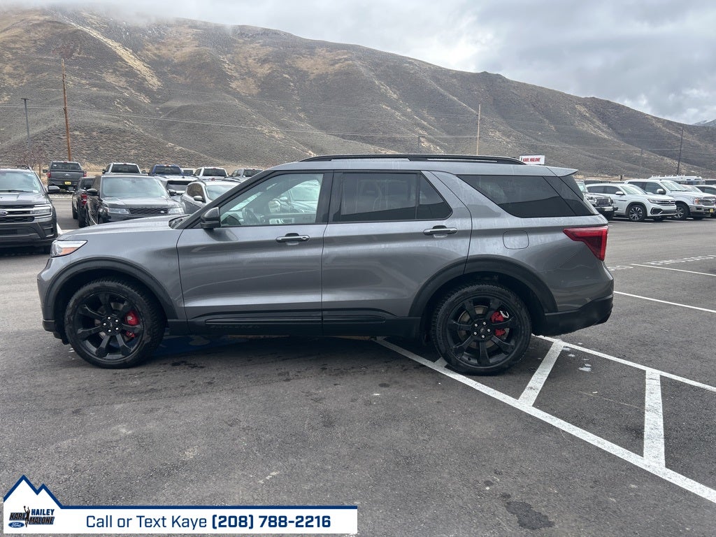 2022 Ford Explorer ST