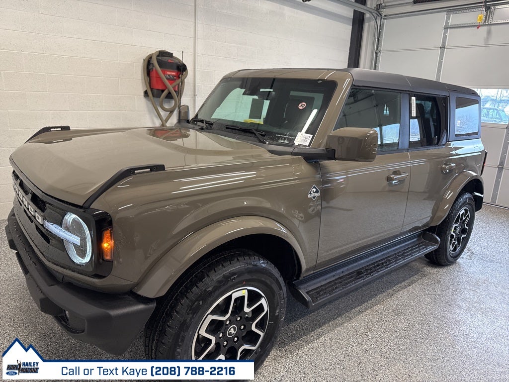 2025 Ford Bronco Outer Banks