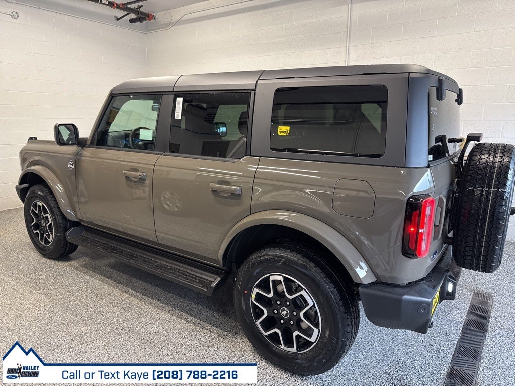 2025 Ford Bronco Outer Banks