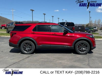 2025 Ford Explorer ST-Line