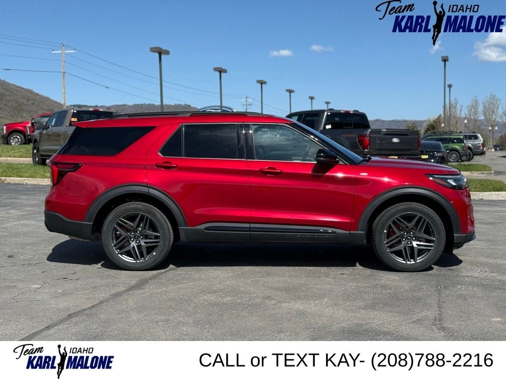 2025 Ford Explorer ST-Line