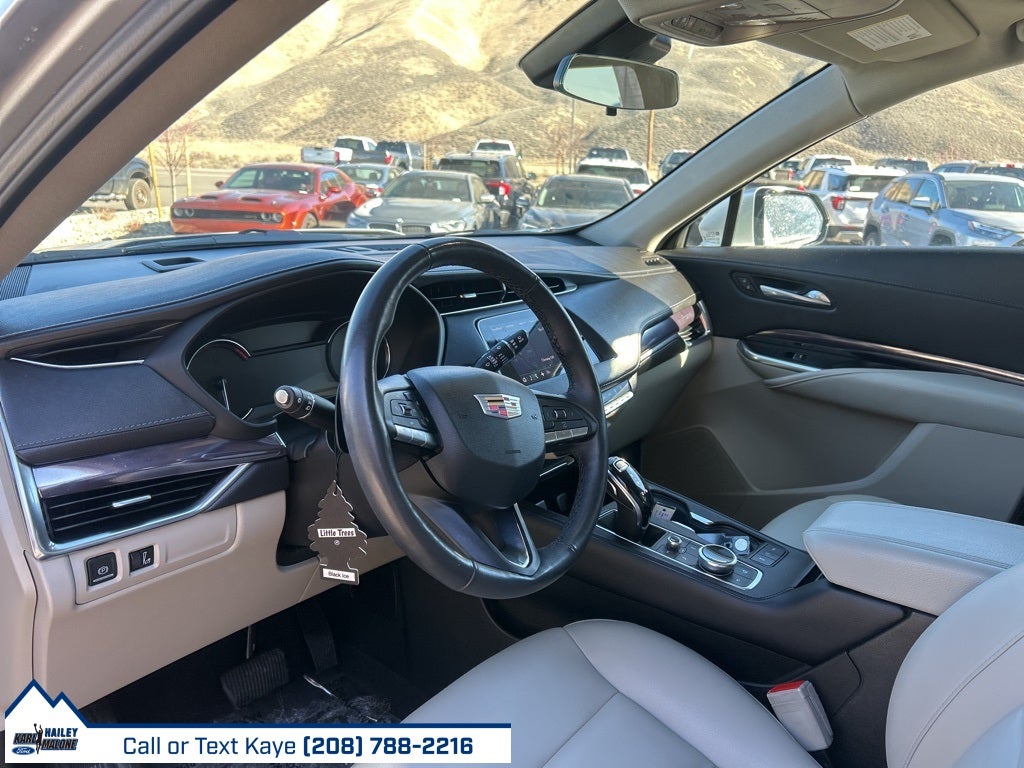 2022 Cadillac XT4 Luxury