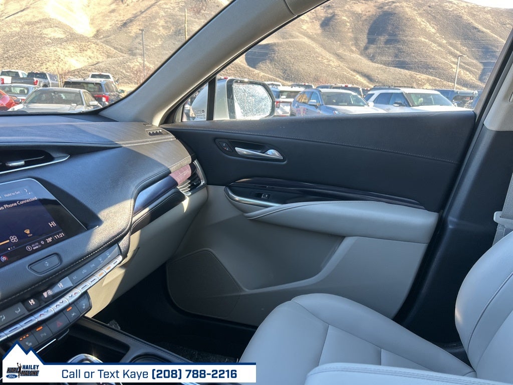 2022 Cadillac XT4 Luxury