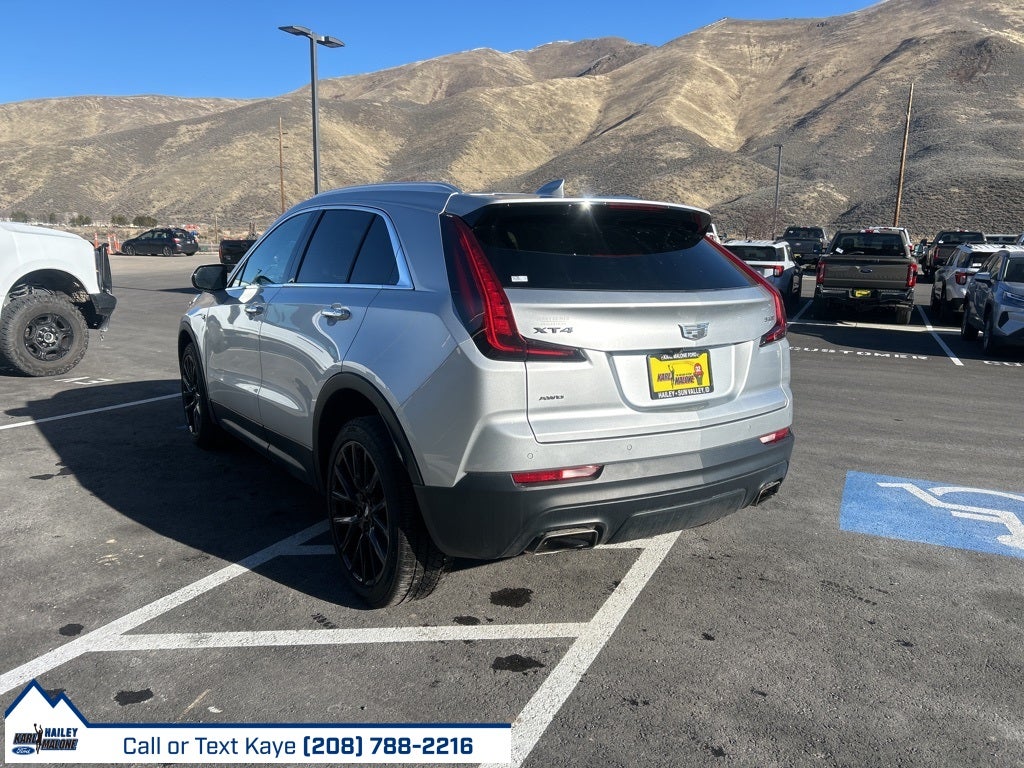 2022 Cadillac XT4 Luxury