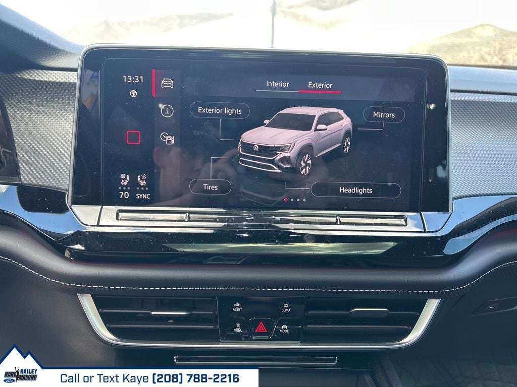 2024 Volkswagen Atlas Cross Sport 2.0T SEL R-Line