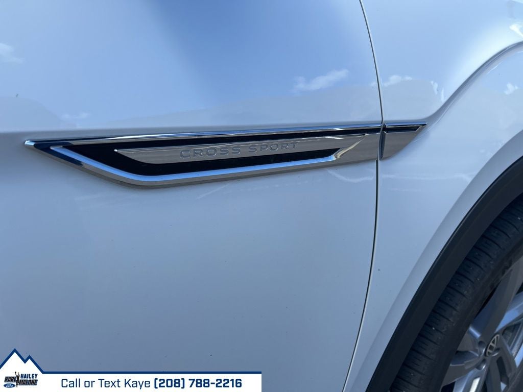2024 Volkswagen Atlas Cross Sport 2.0T SEL R-Line
