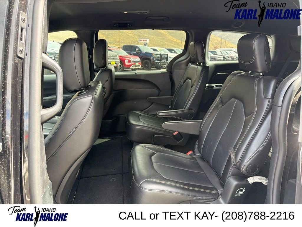 2025 Chrysler Pacifica Select