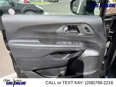 2025 Chrysler Pacifica Select