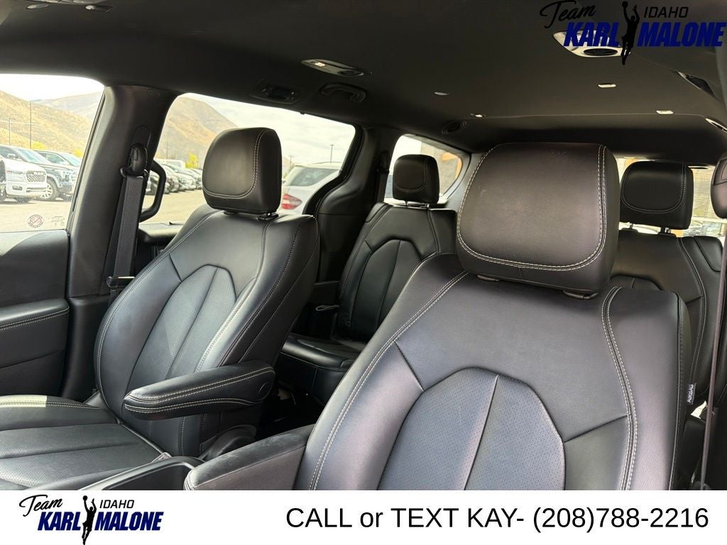 2025 Chrysler Pacifica Select