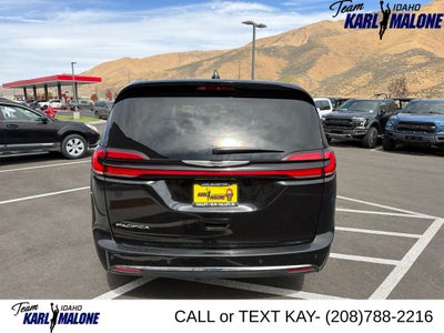 2025 Chrysler Pacifica Select