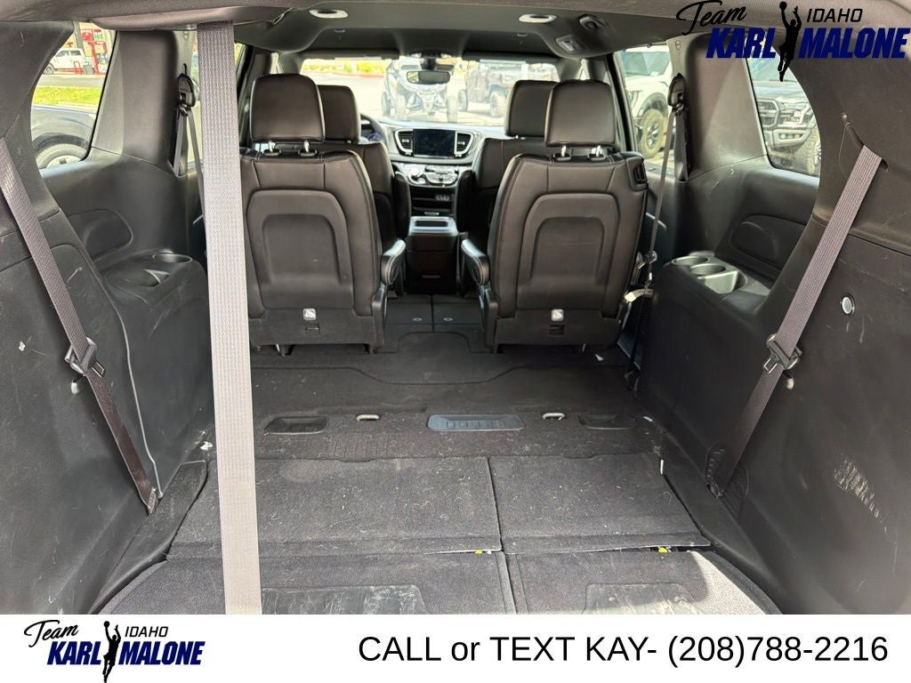 2025 Chrysler Pacifica Select
