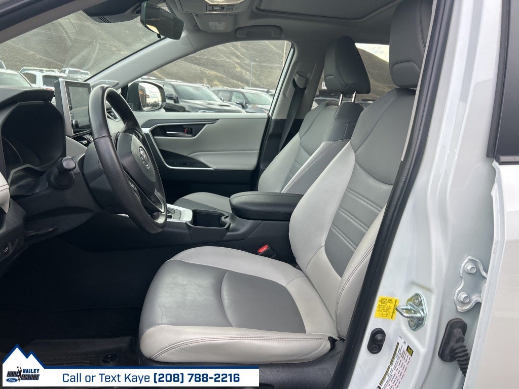 2022 Toyota RAV4 XLE Premium