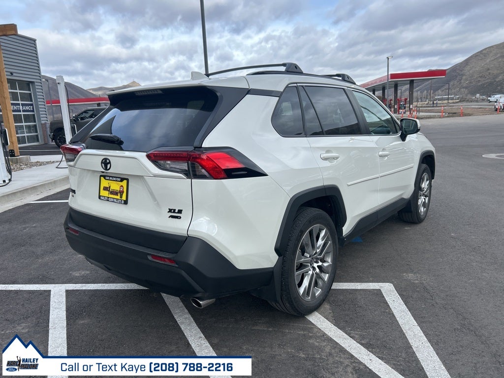2022 Toyota RAV4 XLE Premium