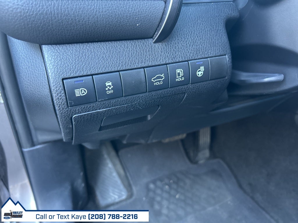 2022 Toyota Camry Hybrid XSE